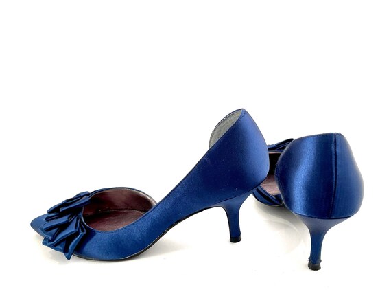 Beautiful 80s Vintage Blue Satin Kitten Heels Siz… - image 4