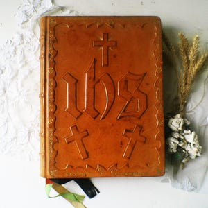 Antique 1859 French Missale Romanum Prayer Book: Leather Bound Altar Decor