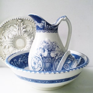 Rare 3 Pieces Antique Wash Set Blue and White &quot;Boston&quot; Pattern Victorian Era Jug Basin and Soap Dish