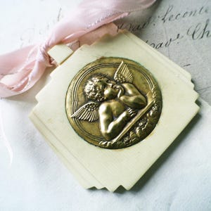 Krippenschutz Antike französische Taufe Medaillon Schutzengel Cherub