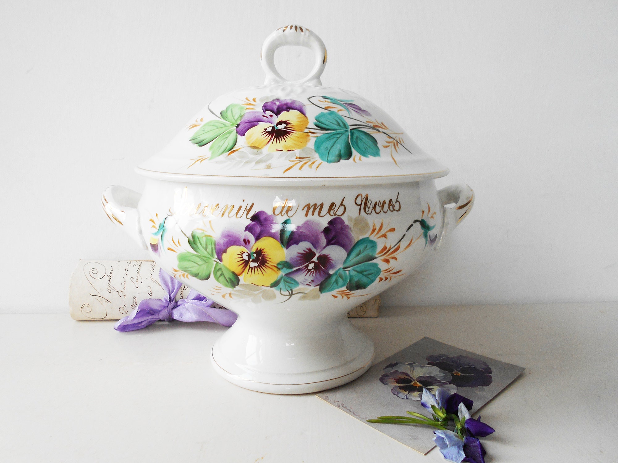 Antique Français Ironstone Soupe Tureen Vaisselle Nuptiale Servant Plat Pansies Peint à La Main Souv