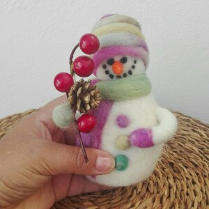 Felted snowman, needle felting, Christmas decoration, handmade, sheep wool, felted sculpture