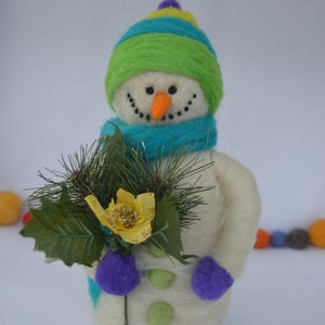 Felted snowman, needle felting, Christmas decoration, handmade, sheep wool
