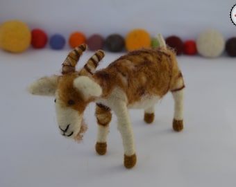 Needle felted goat, Felt goat, needle felting, needlefelt, handmade, sheep wool, felted sculpture