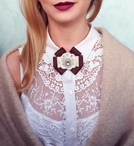 bow brooch