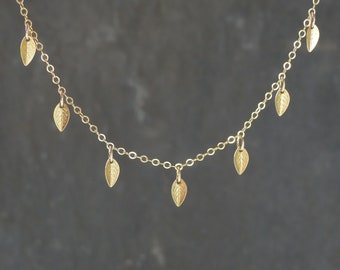 Dainty leaf necklace, gold necklace, dainty jewelry, gold leaf necklace, gold pendant, dainty necklace, gift for her, minimalist neccklace