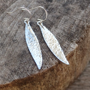 Boucles d&#39;oreilles feuille de saule, boucles d&#39;oreilles feuille d&#39;argent pendantes, boucles d&#39;oreilles pendantes argent, boucles d&#39;oreilles pendantes, boucles d&#39;oreilles tendance, cadeau pour elle, boucles d&#39;oreilles bohème