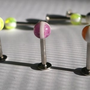 Labret Monroe, Lip Bar, Color Labret, Tragus, Zunge, Nippelohrring, Faux, Helix, Oberohr, Augenbraue, Conch, Daith, Rook, Snug, Ear Hoop