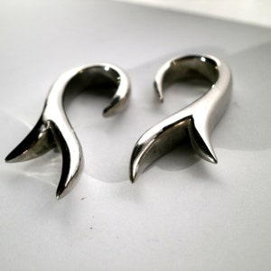 Gauge Hoop Ohrring, gestrecktes Ohrgewicht, Horn Ohrhänger, Tribal Hoop, Ohrgewicht, traditionelles dickes Gauge, Boho Gewicht, Geschenk für Frauen & Männer