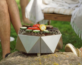 Portable stainless steel barbecue