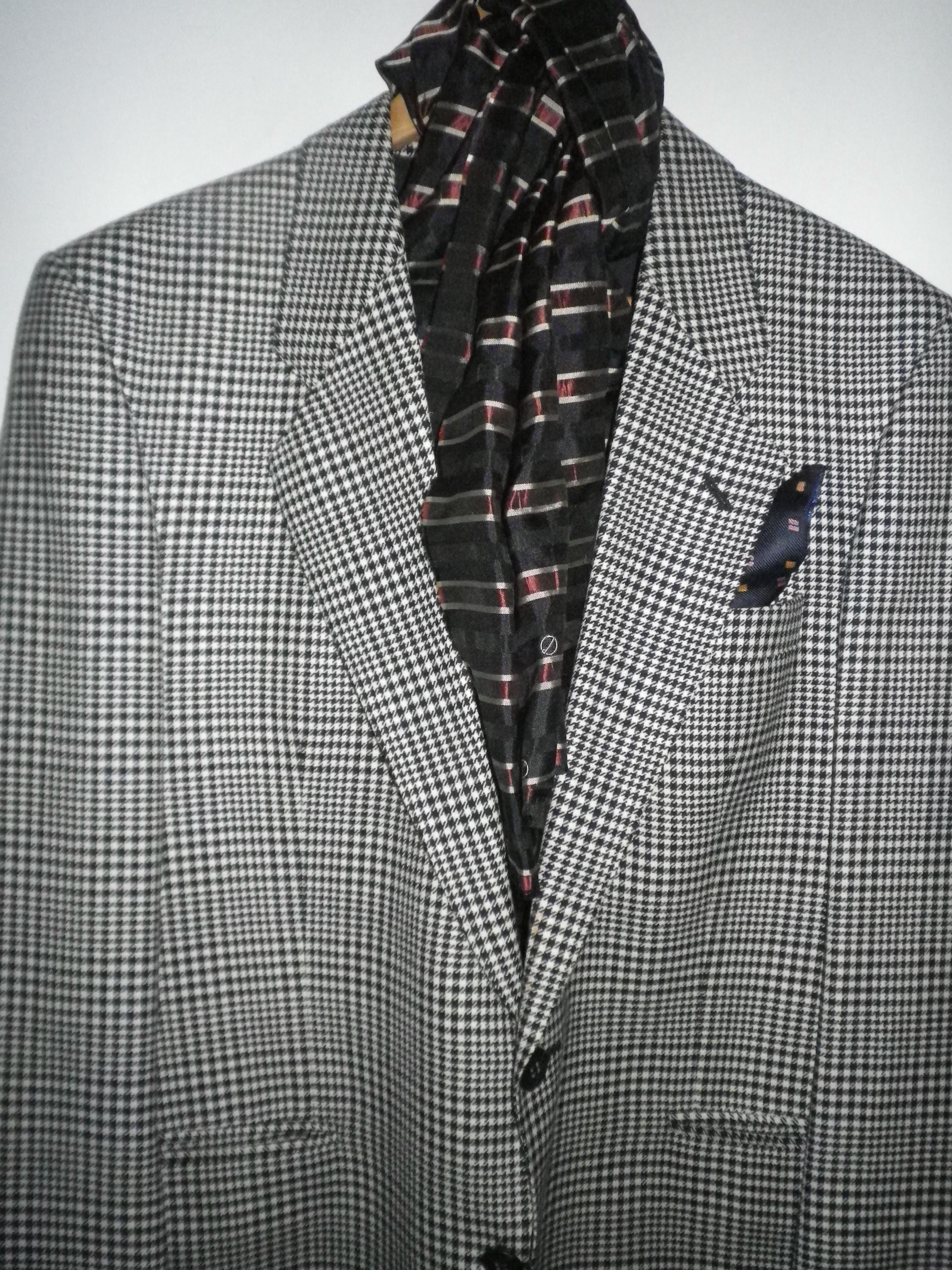 Wool2 Button Houndstooth Plaid Jacket, 2 Jet Pockets, 3