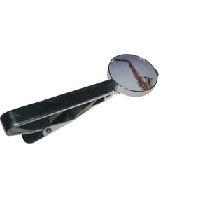 Prendedor de gravata/lapela para saxofone dourado, aço inoxidável de alta qualidade, pegada extra forte, ação cantilever, ótimo presente, caixa de presente, frete grátis