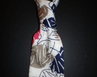 Abstract floral,silk screen print superb  necktie, , handmade  in England, great gift for that special person  , 9cm blade. B14