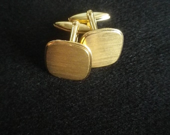 Gold plated retro design, soft edge rectangle cufflink, rhodium base, high quality finish, swivel shank action, lovely special occasion gift