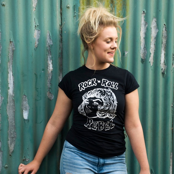 Camiseta negra rockera mujer hotsell