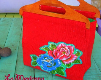 Bolso de mano, BOLSO DE MUJER,Bolso rojo tejido a mano, asas de madera, bolso de lana, bolso de tela,bolso artesanal crochet, bolso mexicano