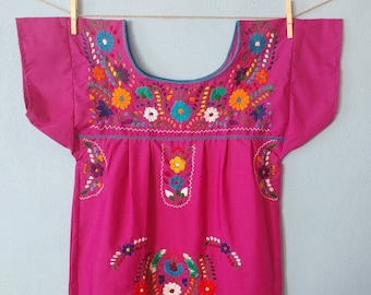 Mexican dress * CHILAC * magenta, size M-L, hand embroidery, bohemian style, vintage Mexican dress, spring-summer, flower beach dress
