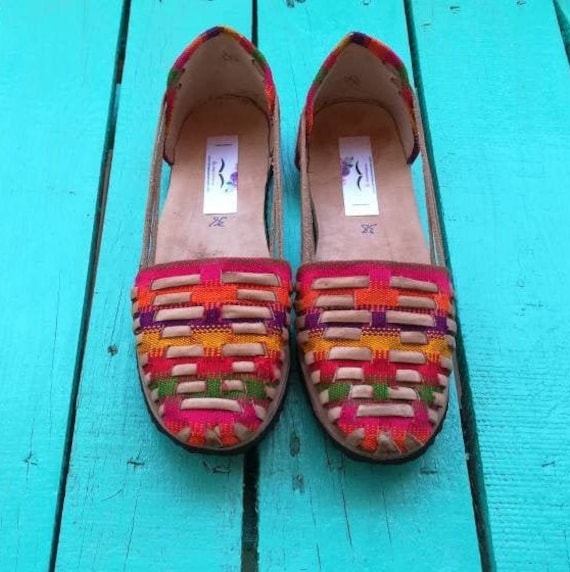 woman sandals * HUARACHES * rainbow moccasins, size 37.5,38,38 1/2, natural leather / textile, vintage sandals, bohemian sandals,handmade