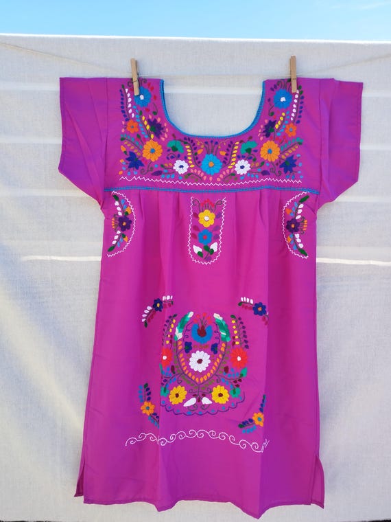 Mexican dress * CHILAC * magenta, size M-L, hand embroidery, bohemian style, vintage Mexican dress, spring-summer, flower beach dress