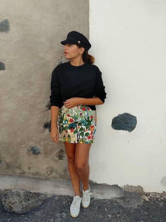 FRIDA KAHLO mini skirt. 50's style skirt. Frida Kalho cotton fabric. Alexander Henry. beige pinup skirt. rockabilly skirt. size M floral