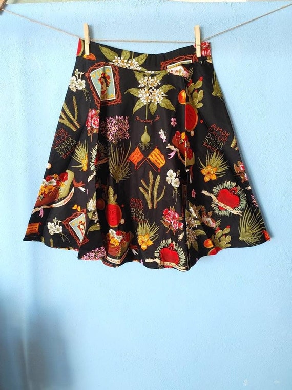 FRIDA KAHLO skirt. 50's skirt. Frida Kalho cotton fabric. Alexander Henry. Circular skirt. black pinup skirt. midi skirt. rockabilly skirt.