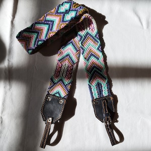 Boheemse macramé en leren camerariem, etnische tasriem, cadeau voor fotograaf, fotografie accessoire