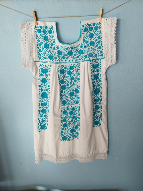 Mexican dress * TEHUACAN * turquoise, one size S-M, monochrome hand embroidery, bohemian-vintage style, rustic cotton, floral beach dress