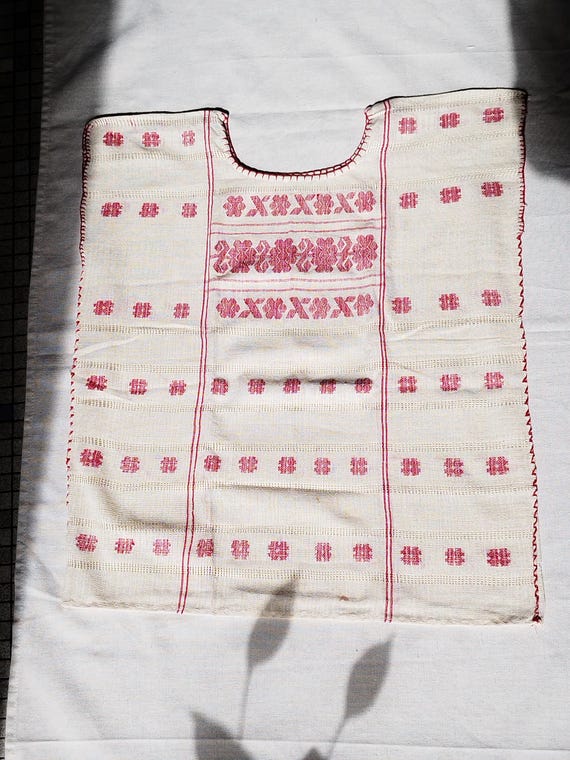 Huipil blouse * AMUZGO * one size RED, handwoven, Mexican blouse, bohemian style, vintage shirt, cotton top, handmade fashion, beach shirt