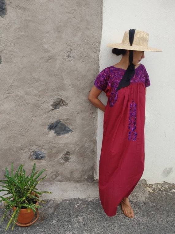 Mexican hand embroidered dress * SAN ANTONINO * burgundy / purple, Size M, pre-breast, holiday dress, beach wedding, bohohemian-chic dress