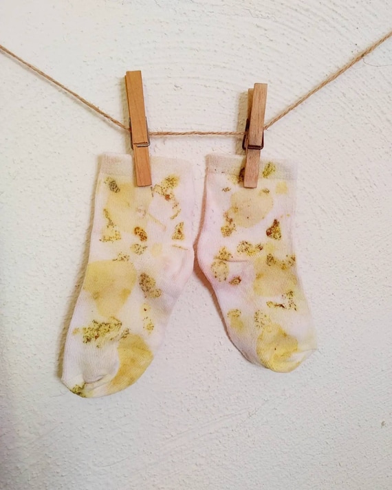 children's leaf socks, nature socks, printed socks with natural dyes, eco printing with natural dyes, art socks, gift for nature lover