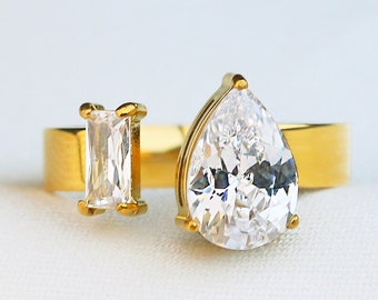 Floating Crystals Duo Ring / waterproof gold / 14k gold plated / cubic zirconia / durable stainless steel / tarnish free / open ring