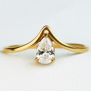 Teardrop Crystal V Ring / waterproof gold / cubic zirconia crystal / tarnish free nickel free/ durable 14k gold plated stainless steel