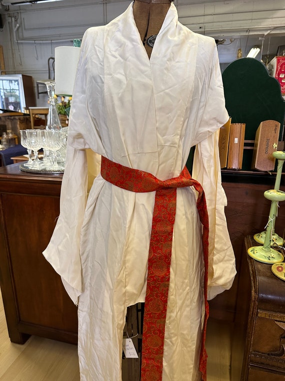 Vintage Kimono Long Robe White W Belt