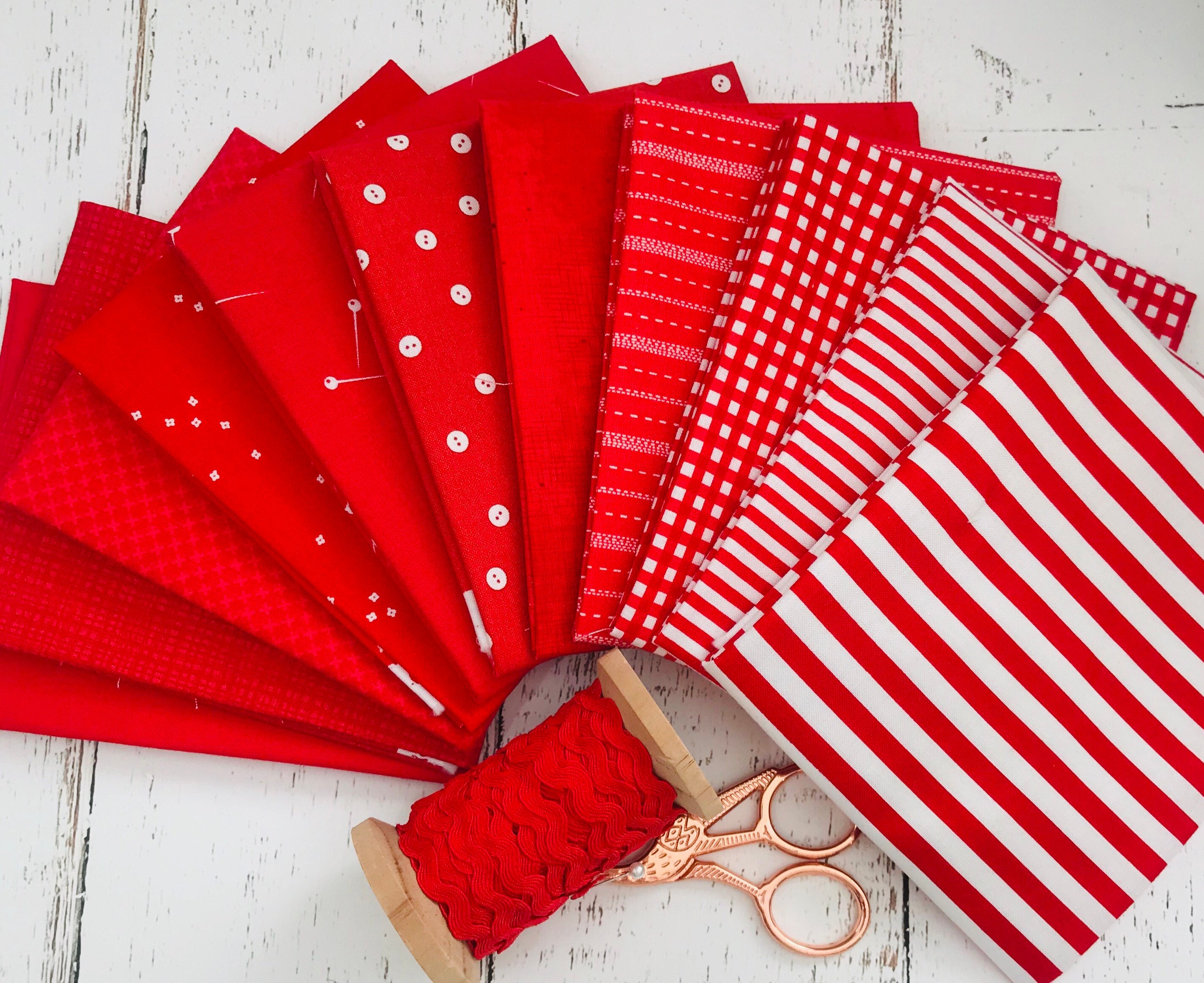 Fat Quarter Bundle (11 Fabrics) Red Riley Blake Designs