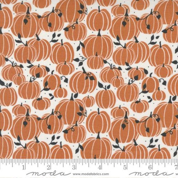 Spellbound-1/2 Yard Increments, Cut Continuously (43141-11 Pumpkin Patch Ghost) by Sweetfire Road for Moda