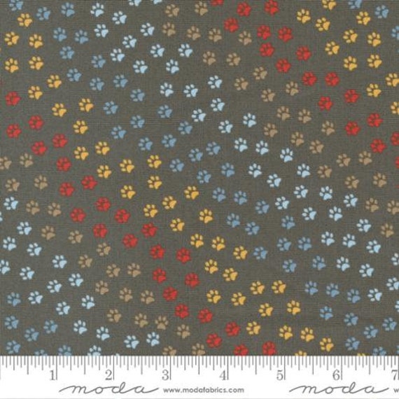 Dog Daze-1/2 Yard Increments, Cut Continuously (20845-18 Paws Dirt) by Stacy Iest Hsu for Moda