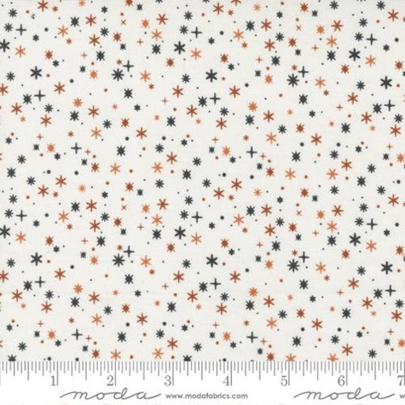 Spellbound - Fat Quarter (43146-11 Magic Sparkle Ghost) by Sweetfire Road for Moda