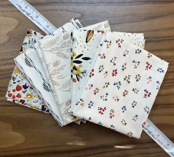 Dawn on the Prairie-Fat Quarter Bundle (5 Cream Fabrics) by Fancy That Design House for Moda