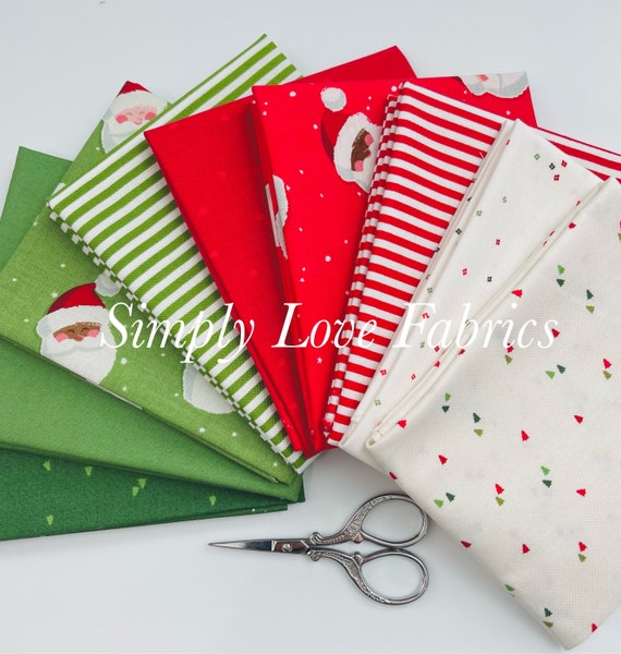 Fat Quarter Bundle - Seasonal Basics (9 Christmas Fabrics)  by Christopher Thompson for Riley Blake Designs