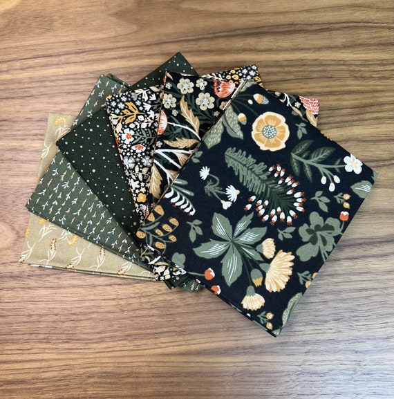 The Old Garden - Fat Quarter Bundle (5 Chive/Oat Fabrics) by Danelys Sidron for Riley Blake Designs