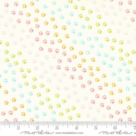 Here Kitty Kitty-1/2 Yard Increments, Cut Continuously (20835-11 Paws Cream) by Stacy Iest Hsu for Moda