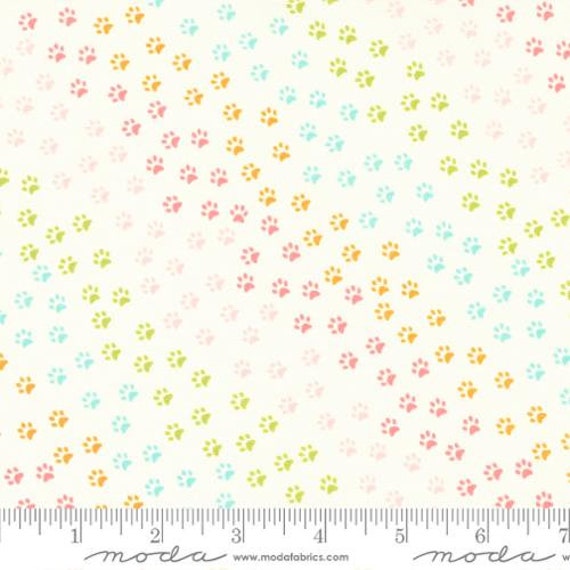 Here Kitty Kitty-1/2 Yard Increments, Cut Continuously (20835-11 Paws Cream) by Stacy Iest Hsu for Moda