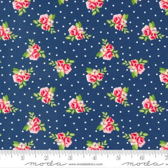 Berry Basket-1/2 Yard Increments, Cut Continuously (24152-14 Tiny Flowers Blueberry) by April Rosenthal for Moda