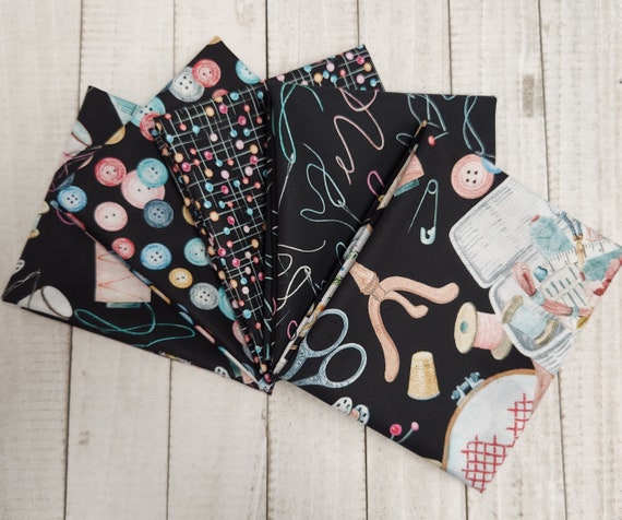 Sew In Love-Fat Quarter Bundle (5 Black Fabrics) by Nicole Decamp for Benartex