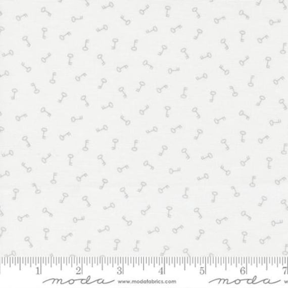 Mix It Up-1/2 Yard Increments, Cut Continuously (33701-11 Off White Grey) by Moda