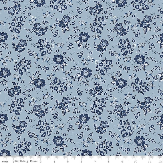 Freedom Garden - Fat Quarter (C15621 Medium Floral Sky) by My Mind's Eye for Riley Blake Designs
