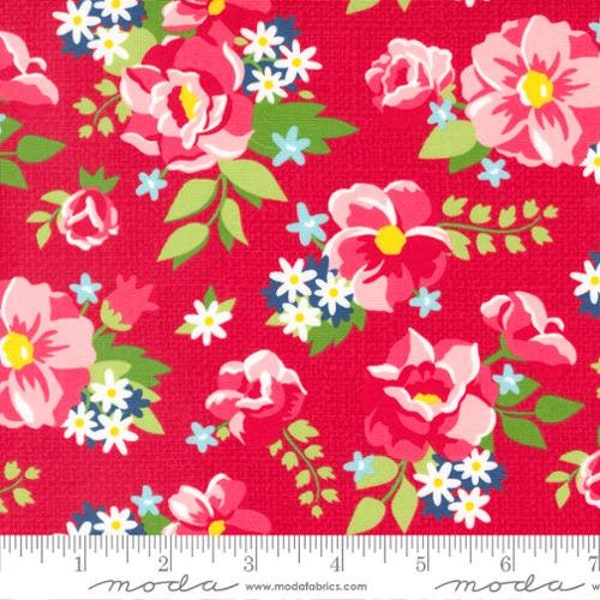 Berry Basket-1/2 Yard Increments, Cut Continuously (24150-12 Big Blooms Cranberry) by April Rosenthal for Moda