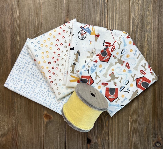 Dog Daze-Fat Quarter Bundle (4 Cream Fabrics) by Stacy Iest Hsu for Moda