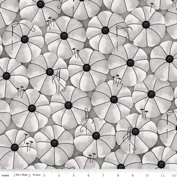 Old Made- Fat Quarter (C10595 Pumpkin Pins Off White) by J Wecker Frisch for Riley Blake Designs