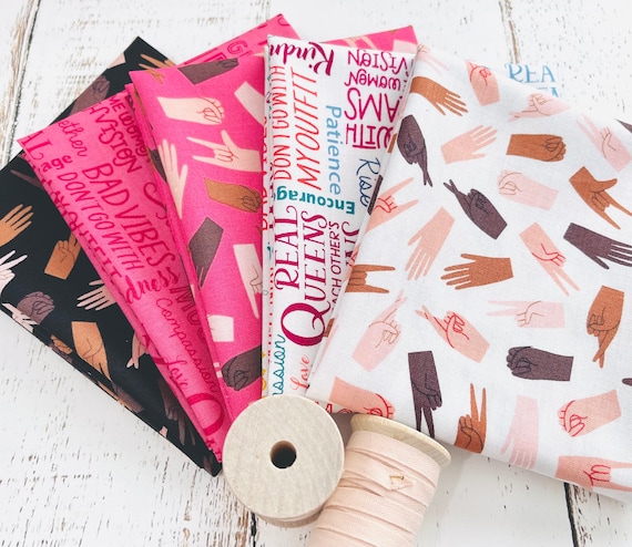 Hand In Hand - Fat Quarter Bundle (5 Fabrics) by Damask Love for Riley Blake Designs